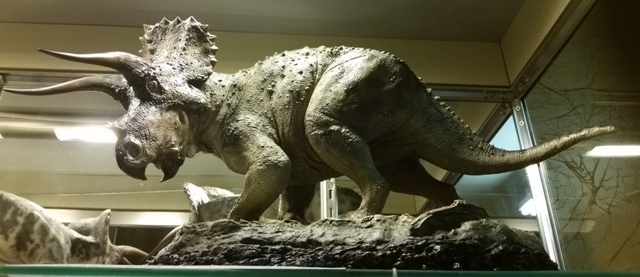 ssdinosauriasideshow_triceratops (2)