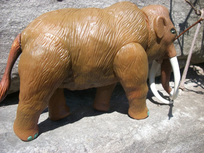 Woolly Mammoth  HG toys  2