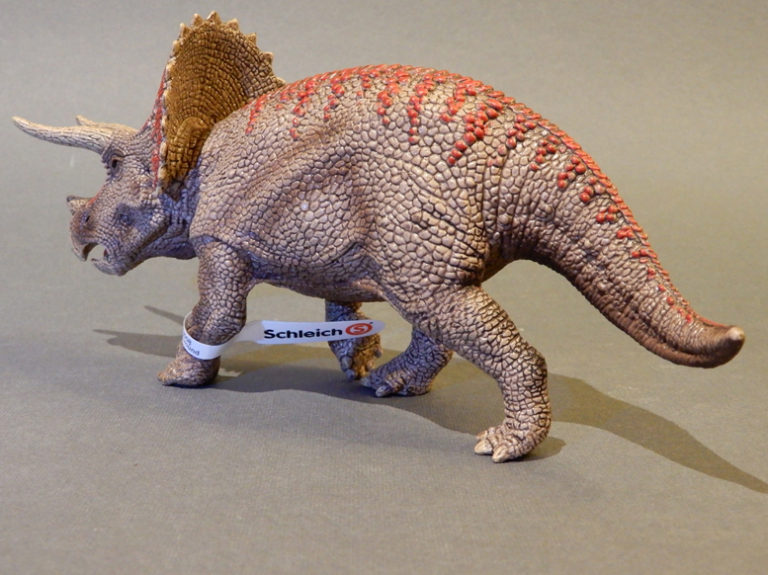 Triceratops (Conquering The Earth By Schleich) – Dinosaur Toy Blog