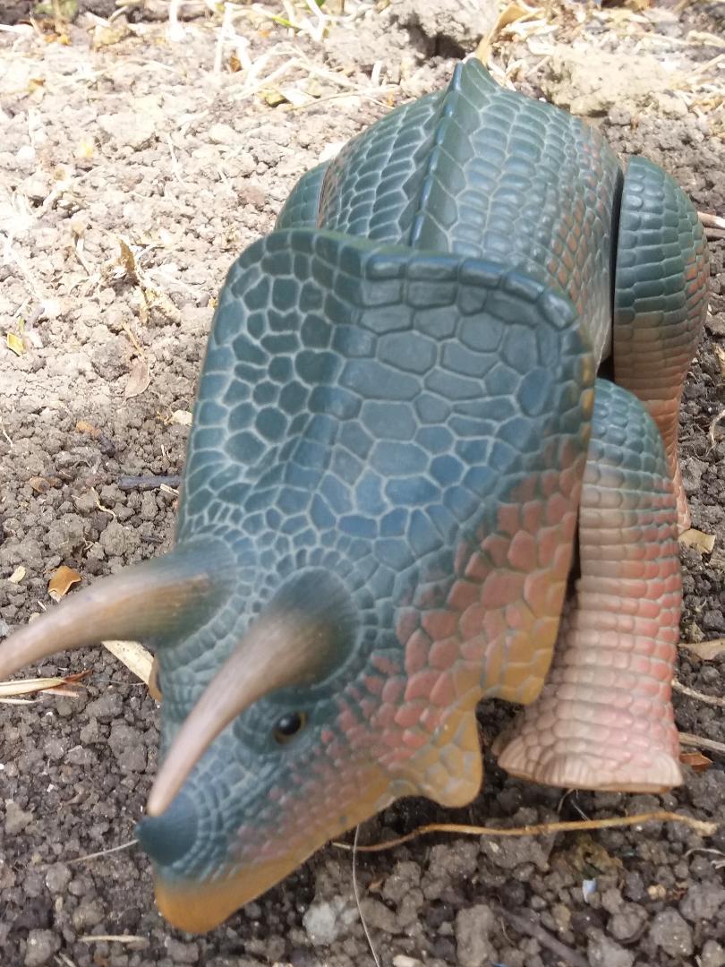 Read more about the article Torosaurus (Tyco)<div class="yasr-vv-stars-title-container"><div class='yasr-stars-title yasr-rater-stars'
                          id='yasr-visitor-votes-readonly-rater-f03766a0bcd3c'
                          data-rating='4.8'
                          data-rater-starsize='16'
                          data-rater-postid='18688'
                          data-rater-readonly='true'
                          data-readonly-attribute='true'
                      ></div><span class='yasr-stars-title-average'>4.8 (4)</span></div>