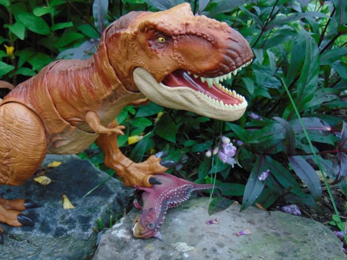 Figura de Ação - Jurassic World - Tyrannosaurus Rex - Thrash 'N