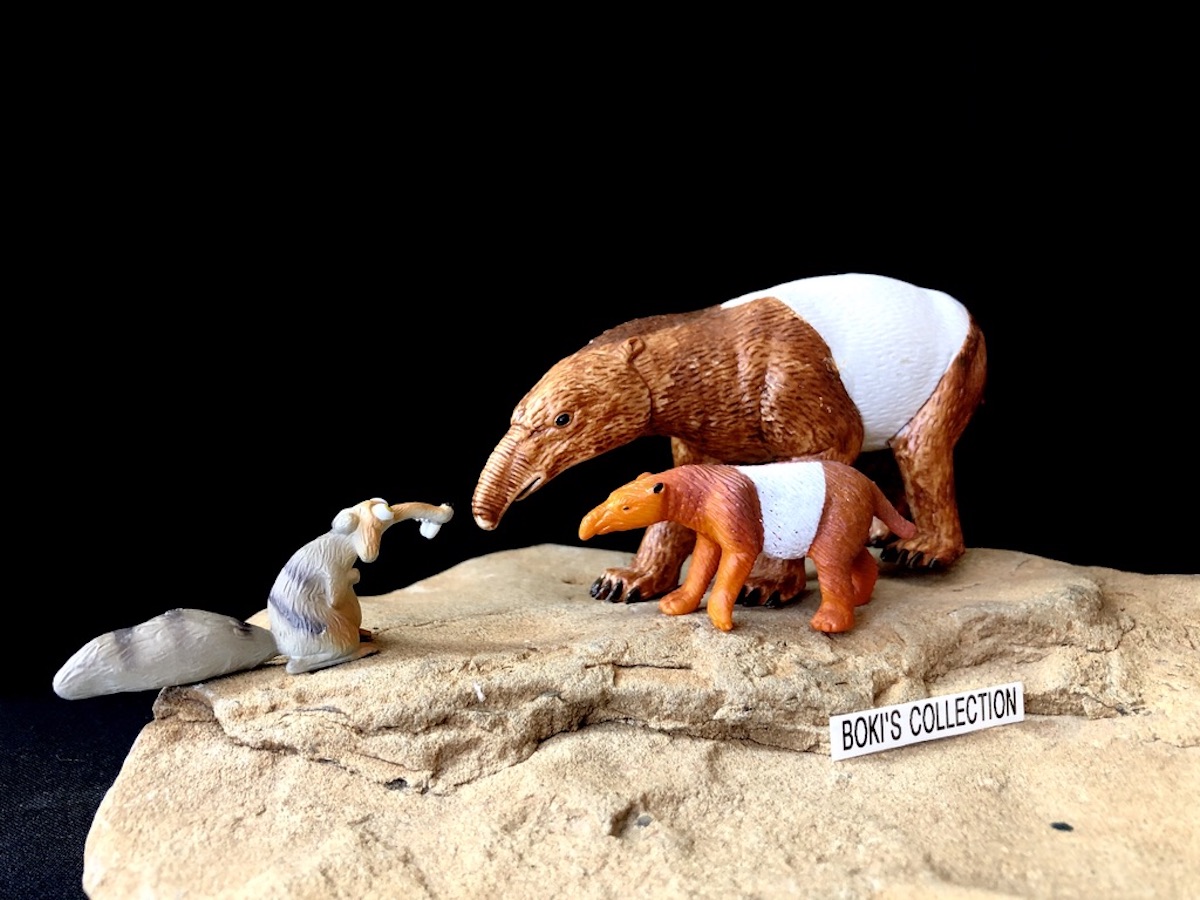 Read more about the article Palorchestes (Play Visions large and mini figure)<div class="yasr-vv-stars-title-container"><div class='yasr-stars-title yasr-rater-stars'
                          id='yasr-visitor-votes-readonly-rater-a7013332a5464'
                          data-rating='4.4'
                          data-rater-starsize='16'
                          data-rater-postid='26249'
                          data-rater-readonly='true'
                          data-readonly-attribute='true'
                      ></div><span class='yasr-stars-title-average'>4.4 (10)</span></div>