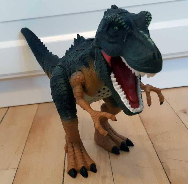 Toy quest hot sale dinosaur