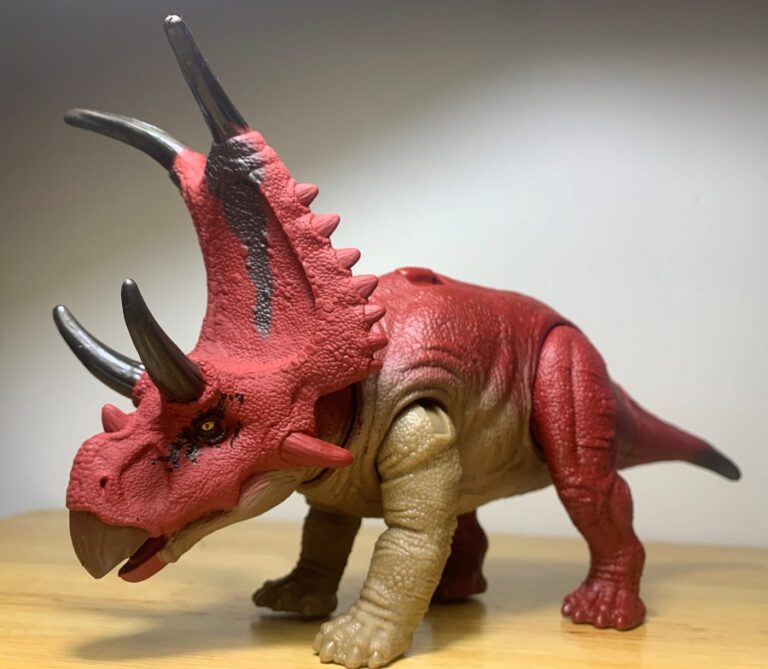 Diabloceratops (Jurassic World Dino Trackers, Wild Roar by Mattel ...