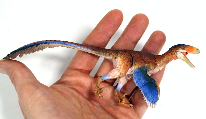 Deinonychus in hand