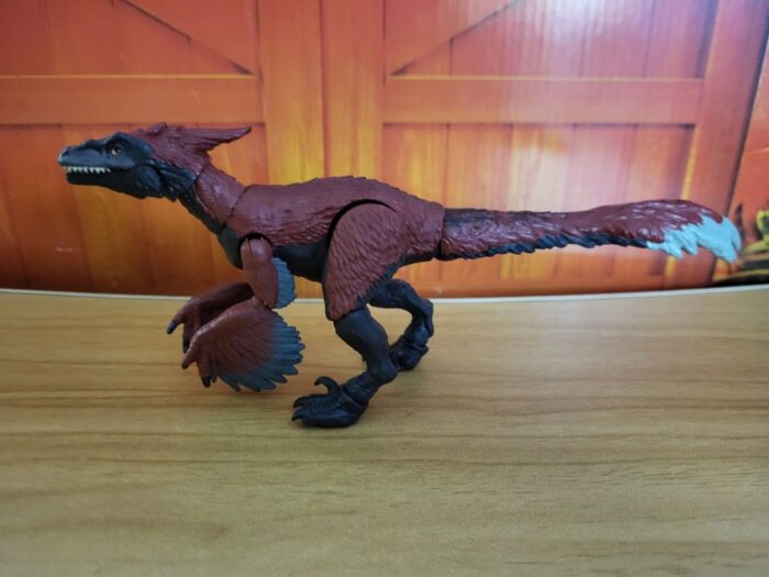 Pyroraptor side view, head facing towards the left (or west), jaw closed