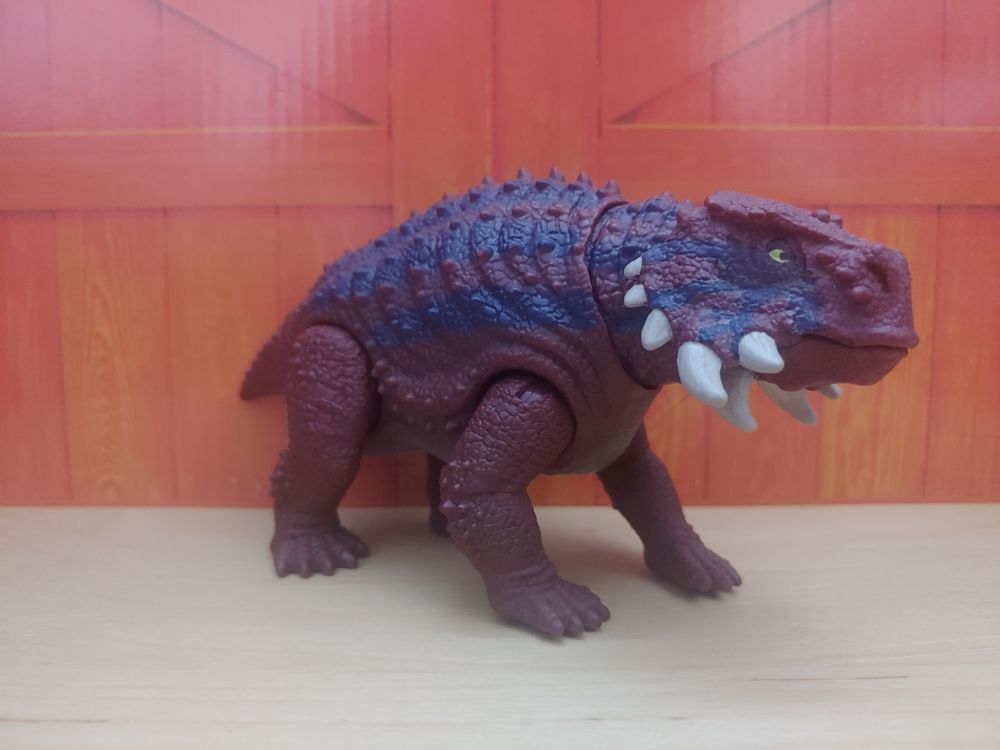 Scutosaurus figure with head facing towards the right, side view