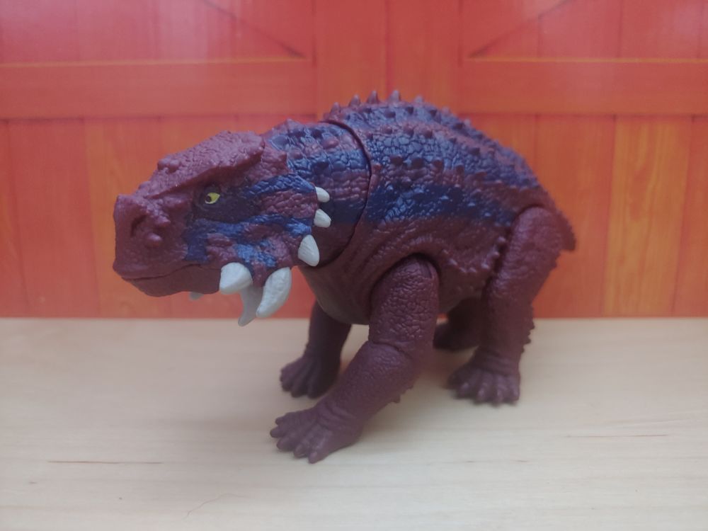 Scutosaurus figure with head facing towards the left, side view